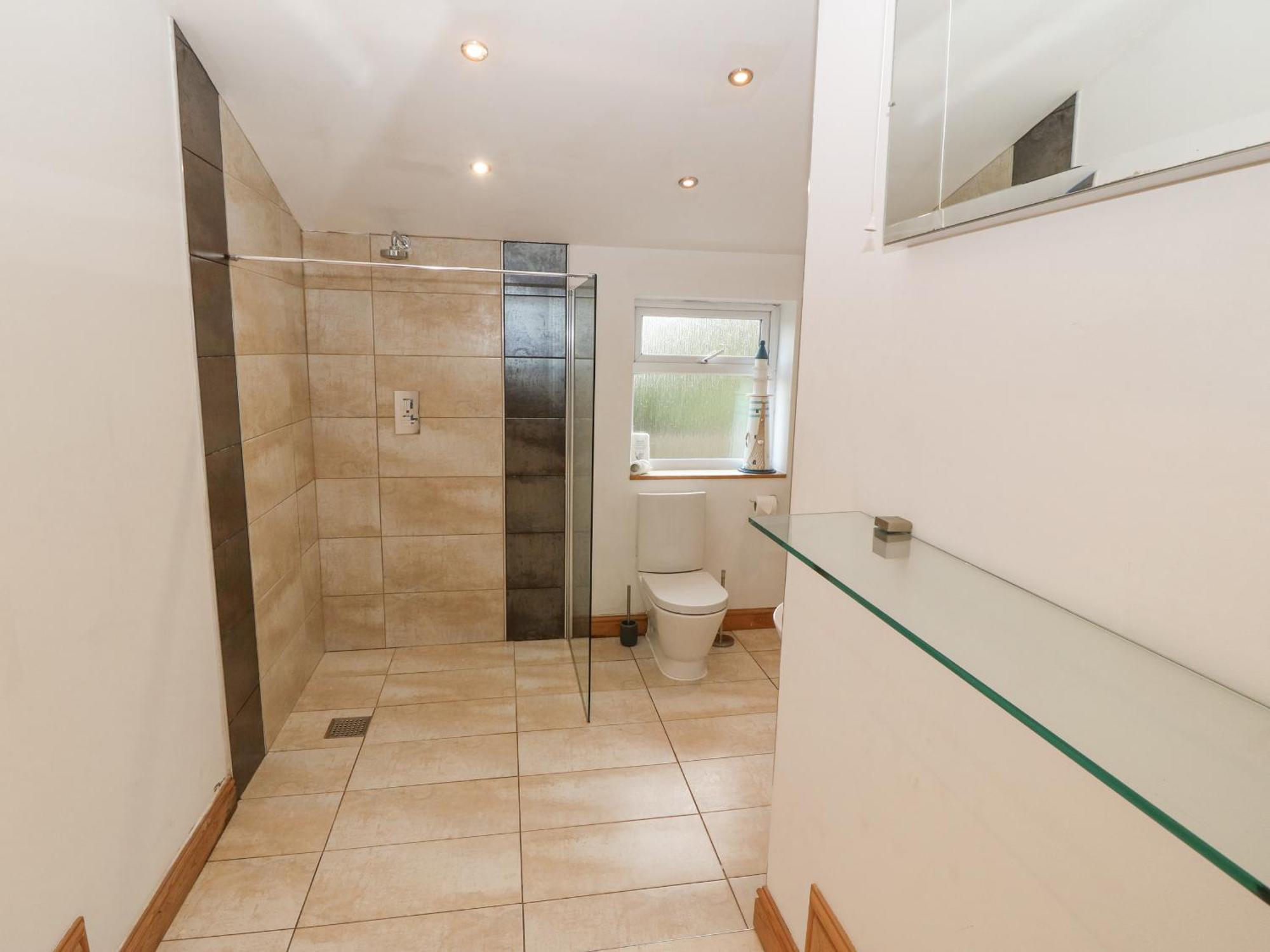 Villa Coed Llai Holyhead Exterior foto